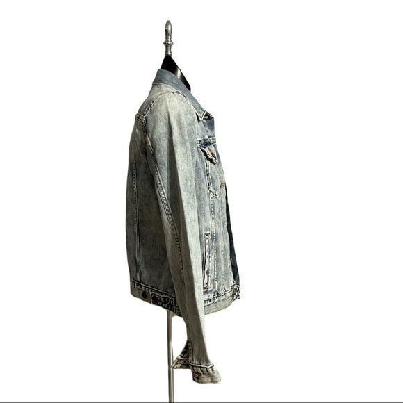 Nwt Women's Gap Icon Denim Jacket With Washwell / Size Small - Picture 8 of 8